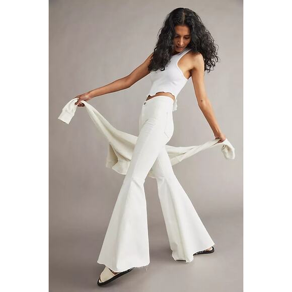 Free People Women's White Just Float On High Rise Flare Jeans Size 24R - Picture 4 of 11